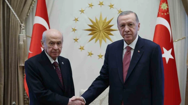 Cumhurbaşkanı Recep Tayyip Erdoğan, MHP Genel Başkanı Devlet Bahçeli'yi kabul etti.