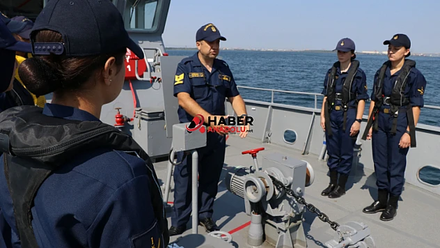 Deniz astsubay adayları uygulamalı eğitimle yetiştiriliyor