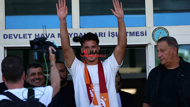 Deniz Gül, Galatasaray için İstanbul'da