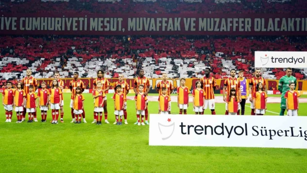 Derbide Filistin için saygı duruşunda bulunuldu