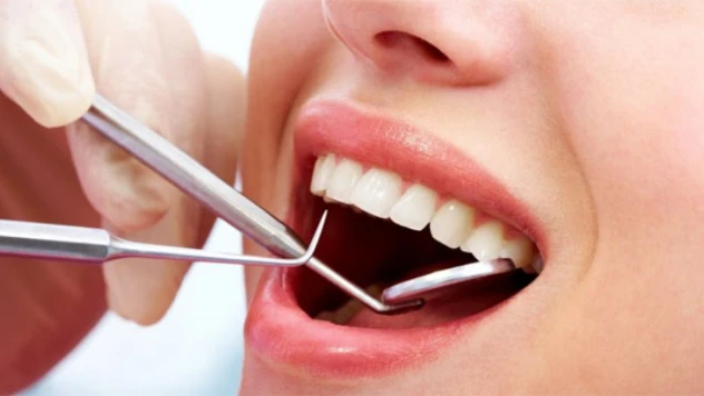 Diş çektirenler aynı seansta yeni dişine kavuşabiliyor