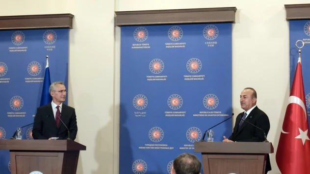 Dışişleri Bakanı Çavuşoğlu NATO Genel Sekreteri Stoltenberg ile bir araya geldi