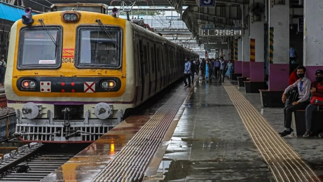 Dolandırıcılar, kurbanlardan toplam 2,4 milyon rupi aldı