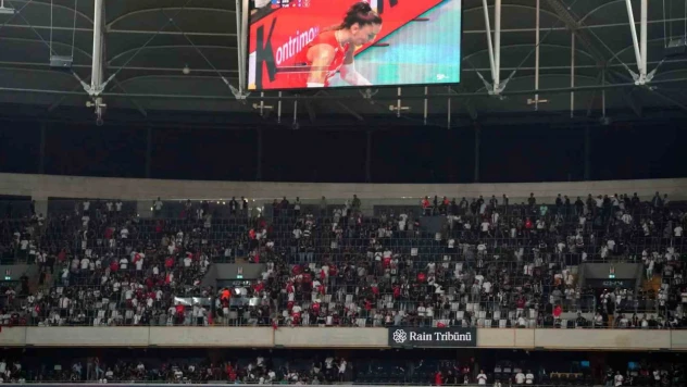 Dolmabahçe'de milli maç heyecanı!