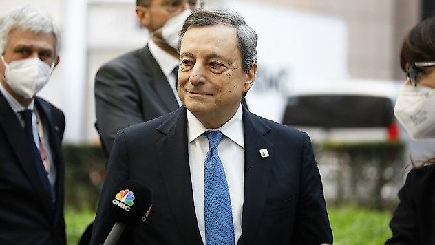 Draghi, istifa edeceğini açıkladı.