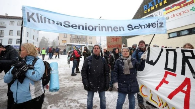 Dünya Ekonomik Forumu, Davos'ta protesto edildi