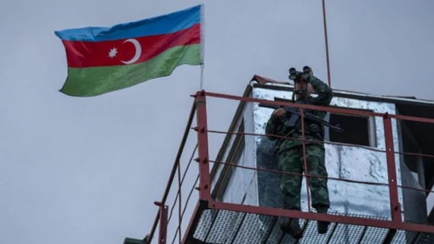 Ermeniler, Laçın'ı evleri ve ormanları yakarak terk ediyor
