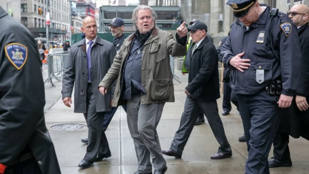 Eski ABD Başkanı Trump'ın danışmanı Bannon mahkemeye çıktı