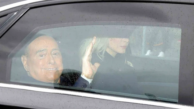 Eski İtalya Başbakanı Berlusconi 45 gün sonra taburcu oldu