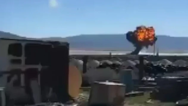 F-16C savaş uçağı çöle düştü! Pilot Saniyelerle Kurtuldu