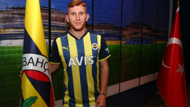 Fenerbahçe'nin 22 yaşındaki kanat oyuncusu Burak Kapacak'ın yeni adresi belli oldu