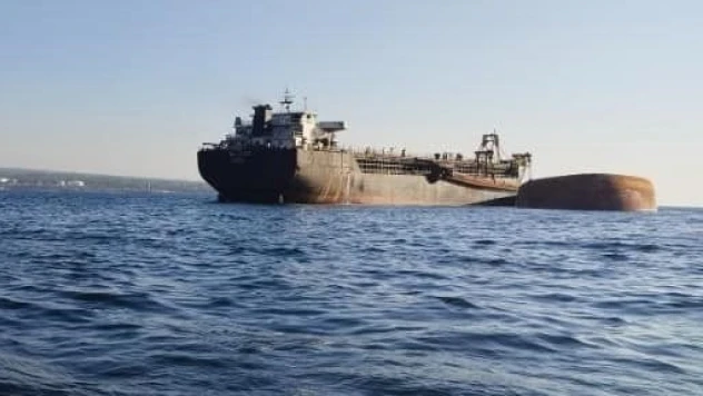 Filipinler'de tarak gemisiyle yakıt tankeri çarpıştı: 1 ölü, 1 kayıp