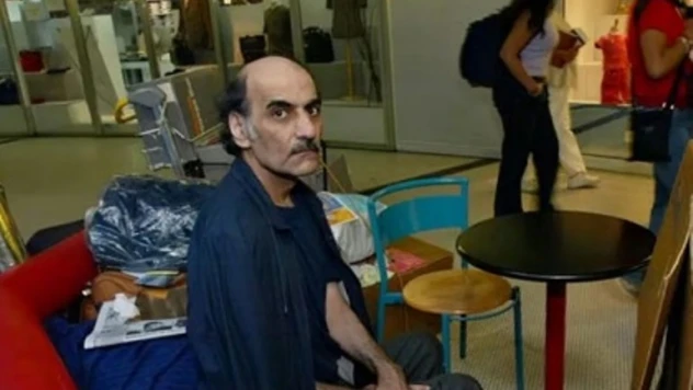 Fransa'da 18 yıl havalimanında yaşayan İranlı adam öldü
