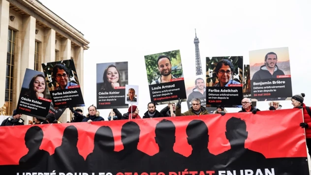 Fransa, İran'ı Viyana Sözleşmesi'ni ihlal etmekle suçladı