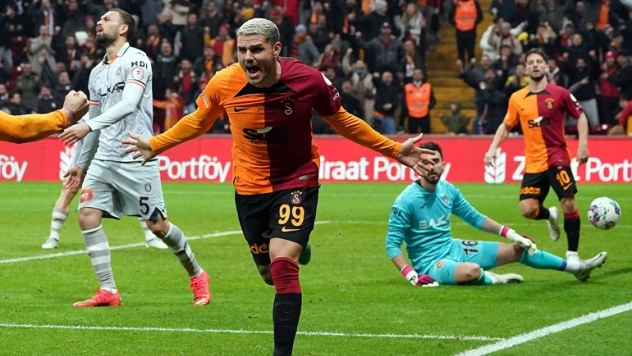 Galatasaray: 2 - Medipol Başakşehir: 3