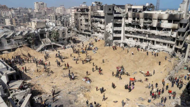 Gazze'deki yerinden edilmiş Filistinlilere hastaneleri boşaltma çağrısı