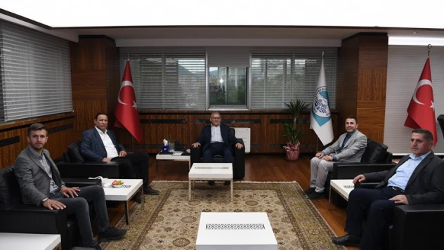 Hakkâri Derecik Belediye Başkanı Çetinkaya'dan  Büyükkılıç'a ziyaret