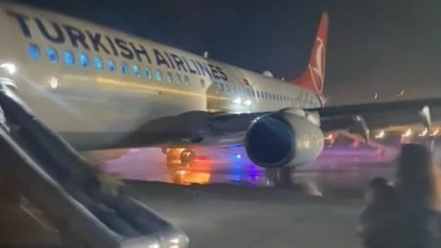 Hatay'da THY uçağının lastiği patladı