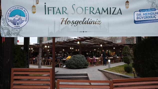 Hem Kayseri'de hem de Kahramanmaraş'ta iftar sofralarımıza buluşuyoruz