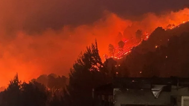 Hizbullah'tan İsrail'e 160 roketle saldırı