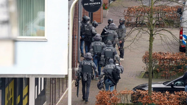 Hollanda'da kafede rehine krizi