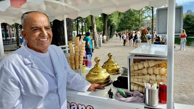 Hollanda'nın en ünlü dondurmacısı Musa Pekdemir 67 yaşında hayatını kaybetti