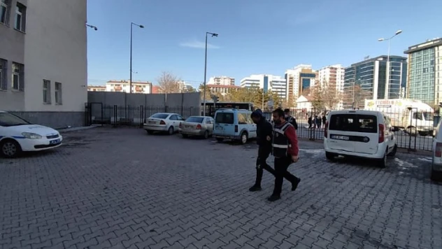 İletişim kablolarını çalan 2 şahıs yakalandı