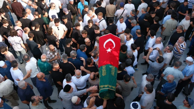 Oğluna Son Namazı Baba Kıldırdı