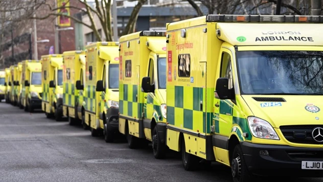 İngiltere'de ambulans çalışanlarından yeni grev dalgası