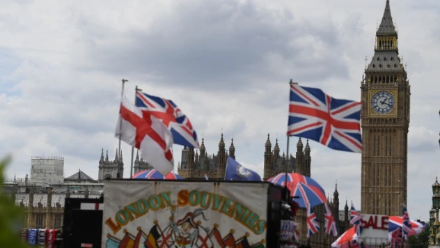 İngiltere hükümeti güvenoyunu kazandı