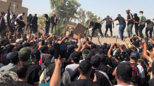 Irak'ta oturma eylemi devam ediyor