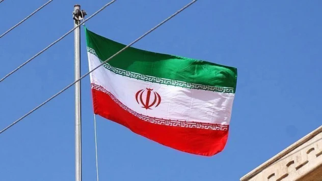İran, Azerbaycan ve Ermenistan'a uçak seferlerini durdurdu