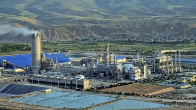 İran'da petrokimya tesisi çalışanları greve gitti