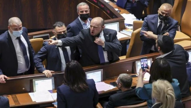 İşgal Meclisi İşgal yasasına ret