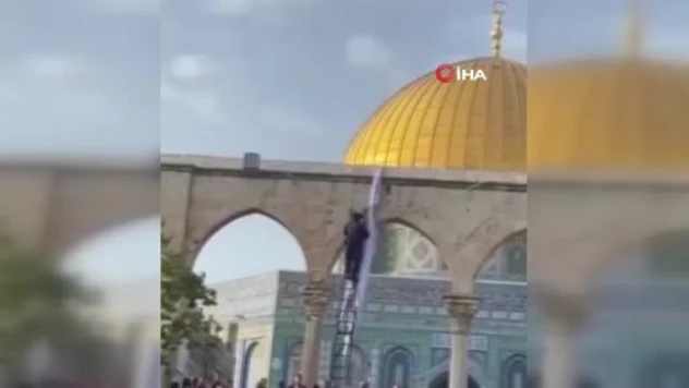 İşgalci İsrail güçlerinden cuma namazı sonrası Mescid-i Aksa'ya baskın