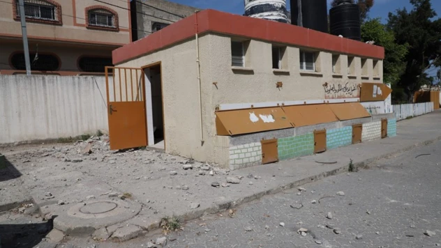 İşgalci İsrail saldırılarında 2 okul kullanılamaz hale geldi