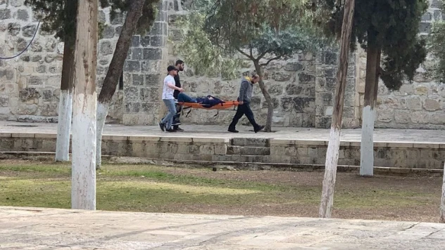 İsrail güçleri Mescid-i Aksa'da Filistinlilere saldırdı