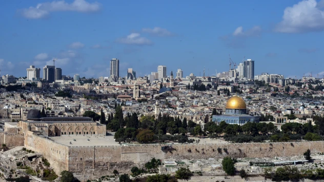 İsrail güçlerinden Mescid-i Aksa'da Müslümanlara gaz bombası ile müdahale