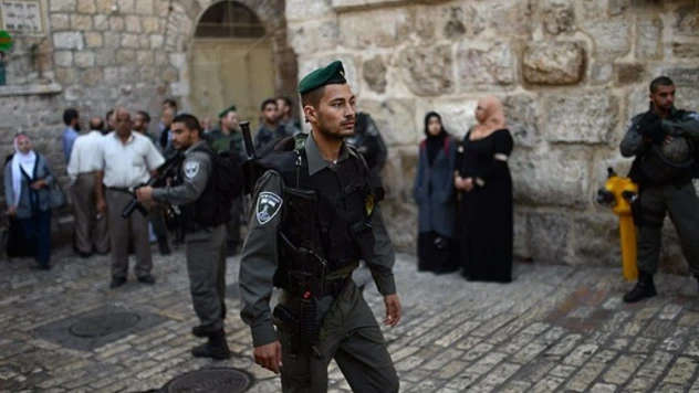İsrail güçlerinden, sabah namazı için Mescid-i Aksa'ya gelenlere müdahale
