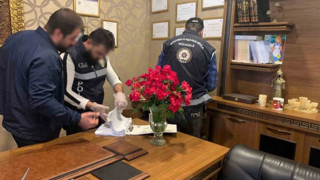 İstanbul'da sahte belge operasyonu: Yabancılara sahte belgeyle izin düzenlediler