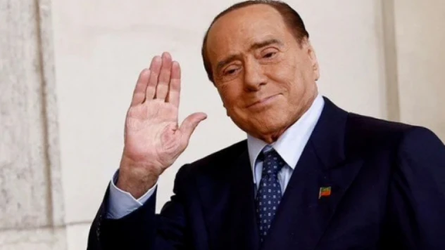 İtalya'nın eski başbakanı Berlusconi hayatını kaybetti