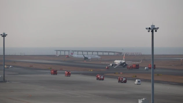 Japonya'da yolcu uçağında bomba ihbarı paniği