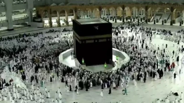 Kabede Hacer'ül Esved'e hasret tavaf