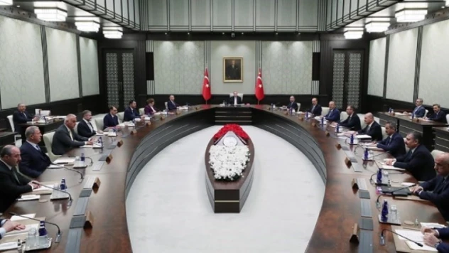 Kabine bugün yoğun gündemle toplanacak.