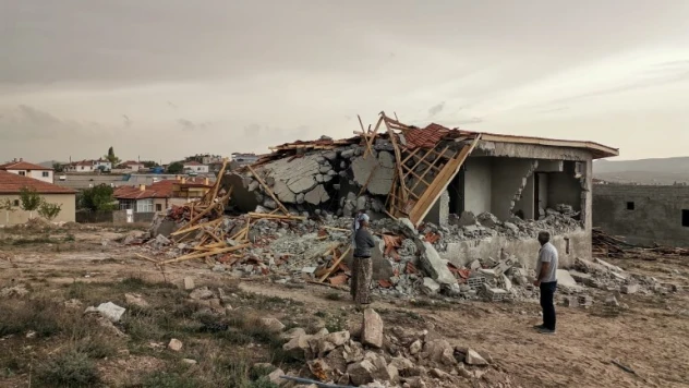 Kaçak ev yıkımına tepki