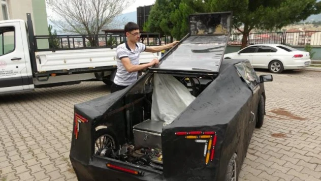 Karabük'te öğrenciler TEKNOFEST için ikinci elektrikli arabayı tasarladı