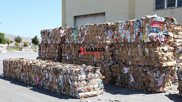 KAYÇEV'de Günde 40 Ton Atık Ekonomiye Kazandırılıyor