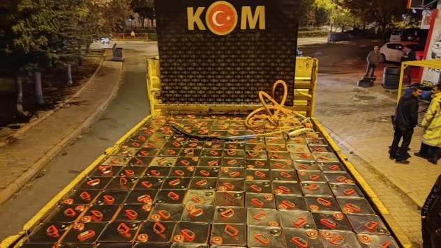 Kayseri'de eş zamanlı karışımlı akaryakıt operasyonu: 11 ton ele geçirildi