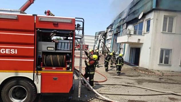 Kayseri'de Mobilya Fabrikasında Yangın
