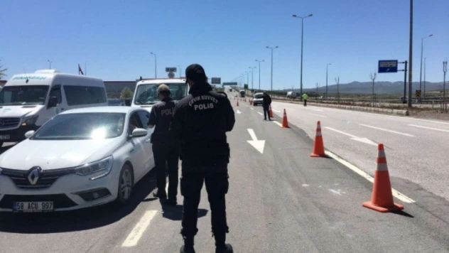 Kayseri Polisi huzurun sağlanması için 'Kapan' Uygulaması yaptı